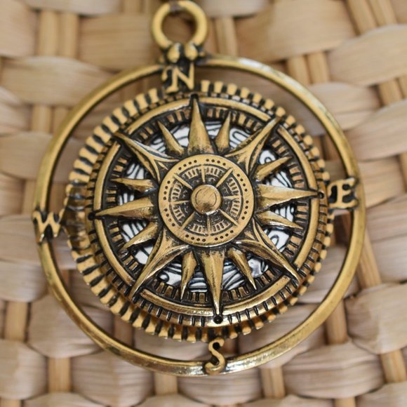 PATRICIA NASH Turquoise Compass Pendant Necklace. - Picture 5 of 12